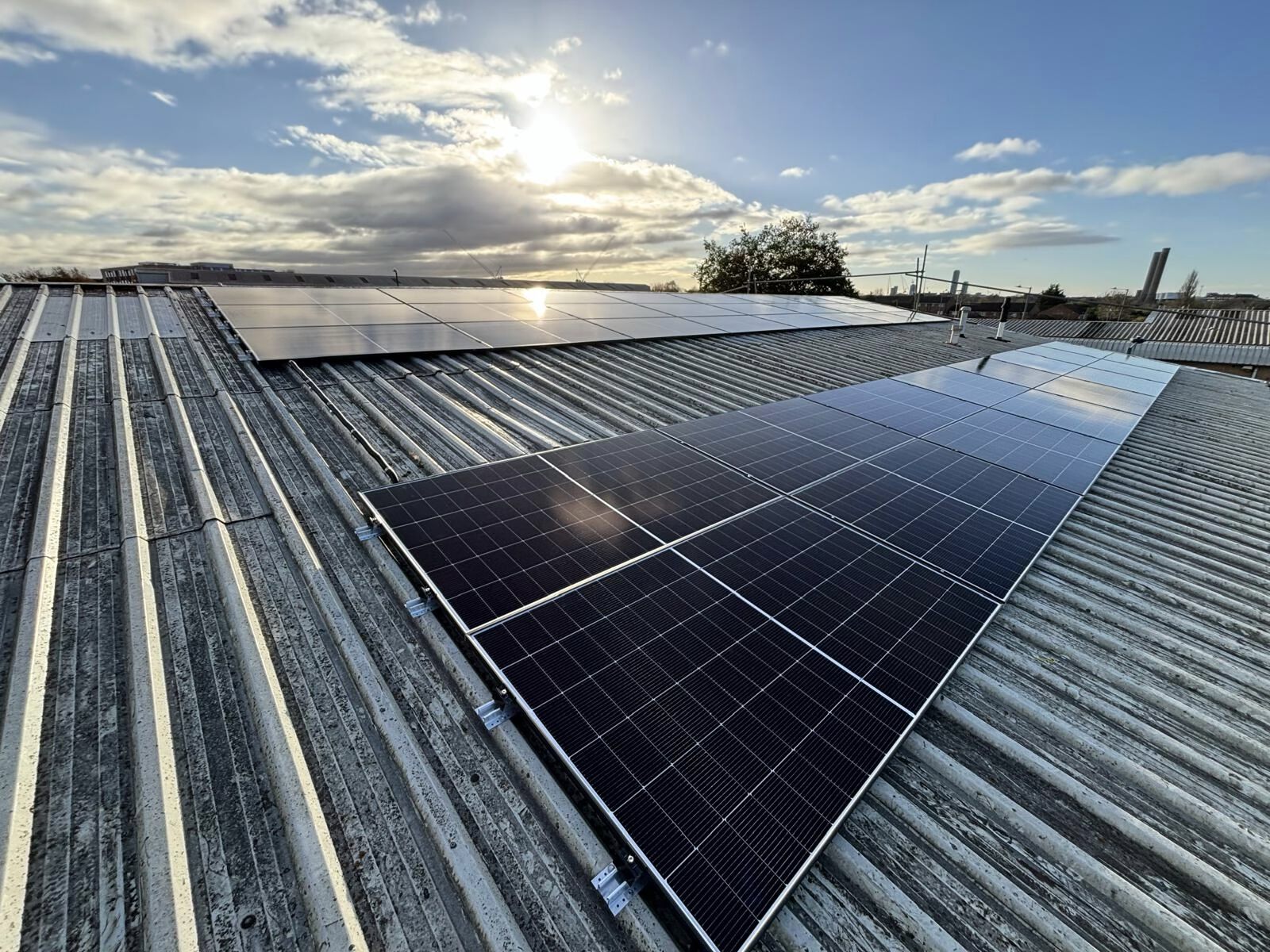Rooftop solar array at an Integral Memory PLC facility